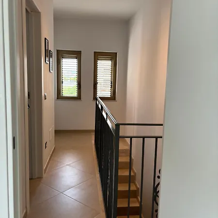 Viola's Charming House 펜션 기아레