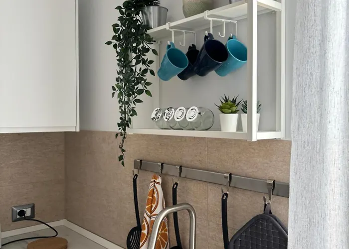 Viola's Charming House * 加里