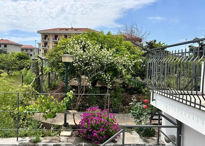 Viola's Charming House 度假居 *