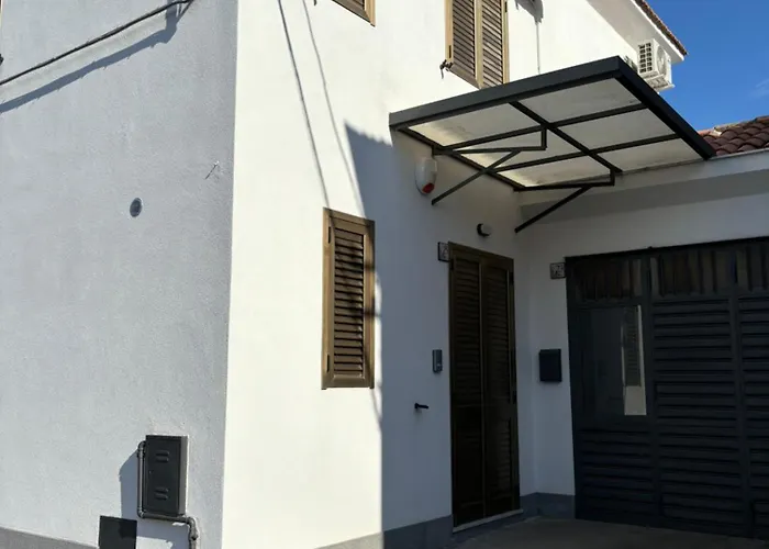 度假居 Viola's Charming House 加里